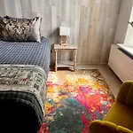 Avers House Apartman *