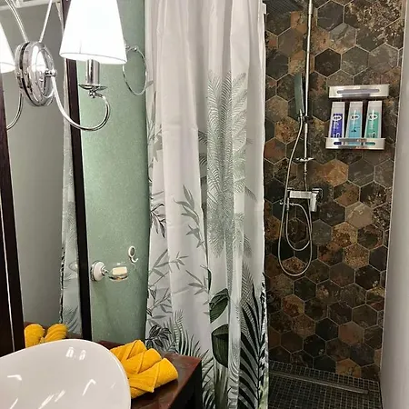 Avers House Apartment