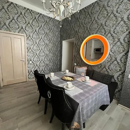 Апартаменты Avers House