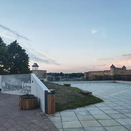 Avers House Нарва