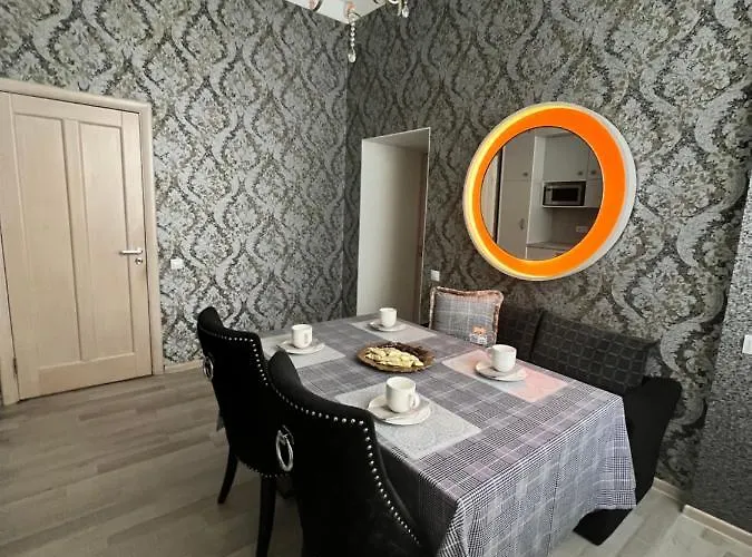 Apartament Avers House